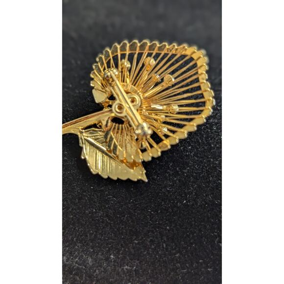 Wirework Apple and stem rhinestones gold tone brooch pin unsigned vintage - Picture 6 of 7